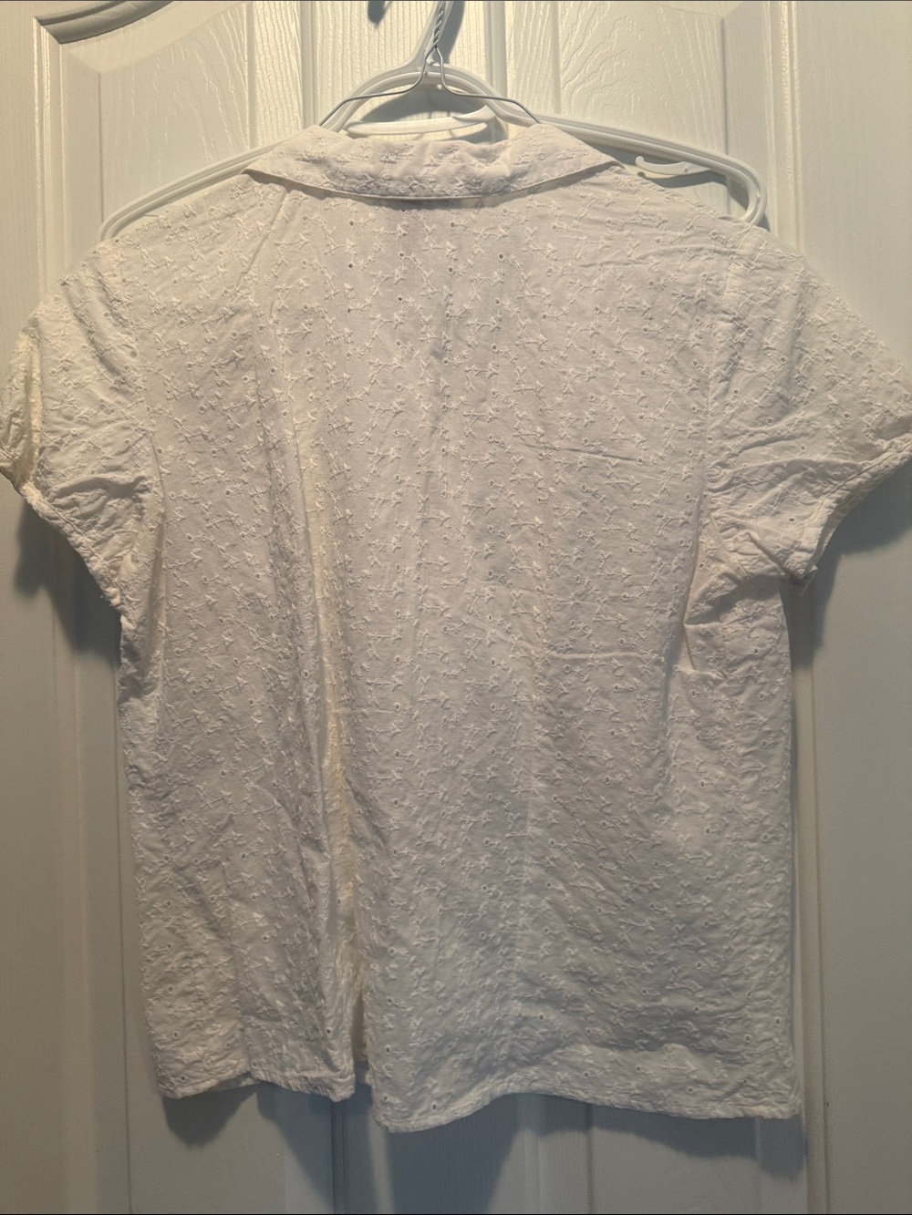JM Collection White Eyelet Button-Up Top - Picture 4 of 5